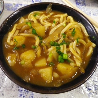 寄せ鍋の残り汁で絶品じゃがたまカレーうどん